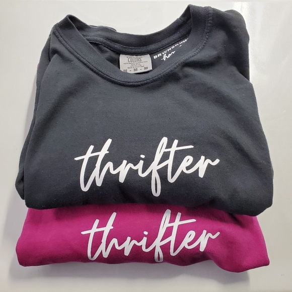BRWNSKINN Tops - Thrifter Graphic Tee Shirt Big Logo Spellout NEW